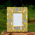 SPLENDID YELLOW PHOTO FRAME